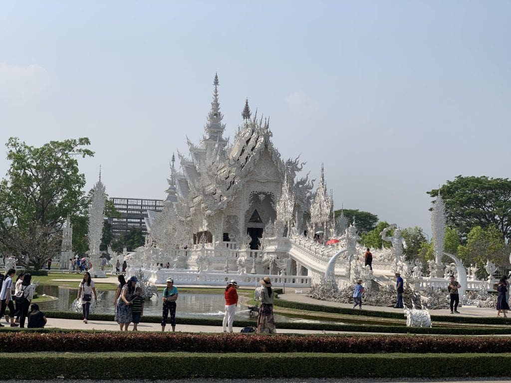 white temple chiang rai