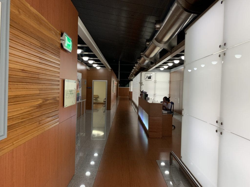 ANA Lounge Porto Reception Desk