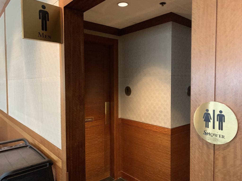 Priority Pass Lounge JFK Terminal 1 Bathroom