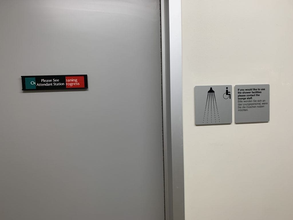 Shower JFK Senator Lounge Terminal 1