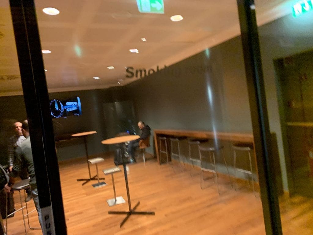 Priority Pass Lounge Malpensa Airport Terminal 1 Sala Montale Smoking Room