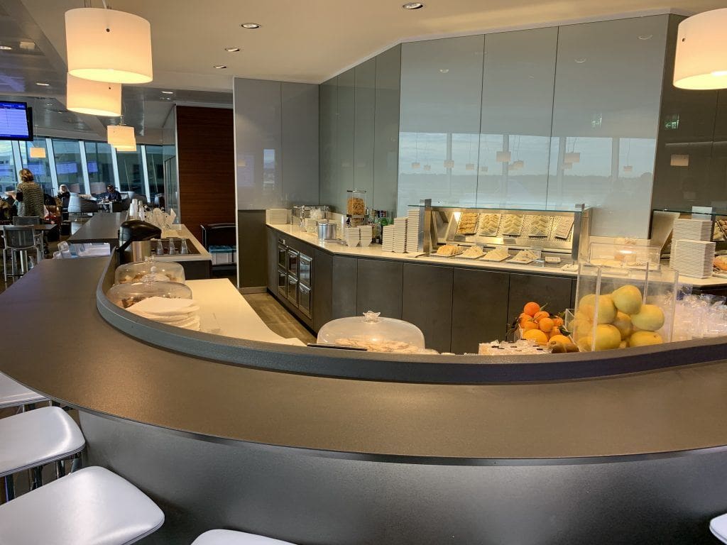 Priority Pass Lounge Malpensa Airport Terminal 1 Sala Montale Food Bar